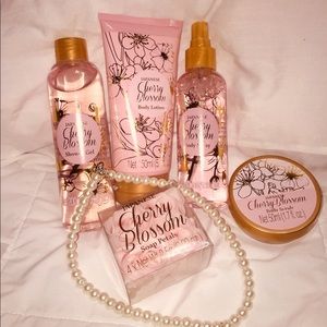 Bodyspray set. Cherry Blossom. New! Never used.